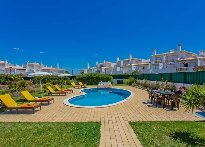 Gale Palm By * אלבופיירה